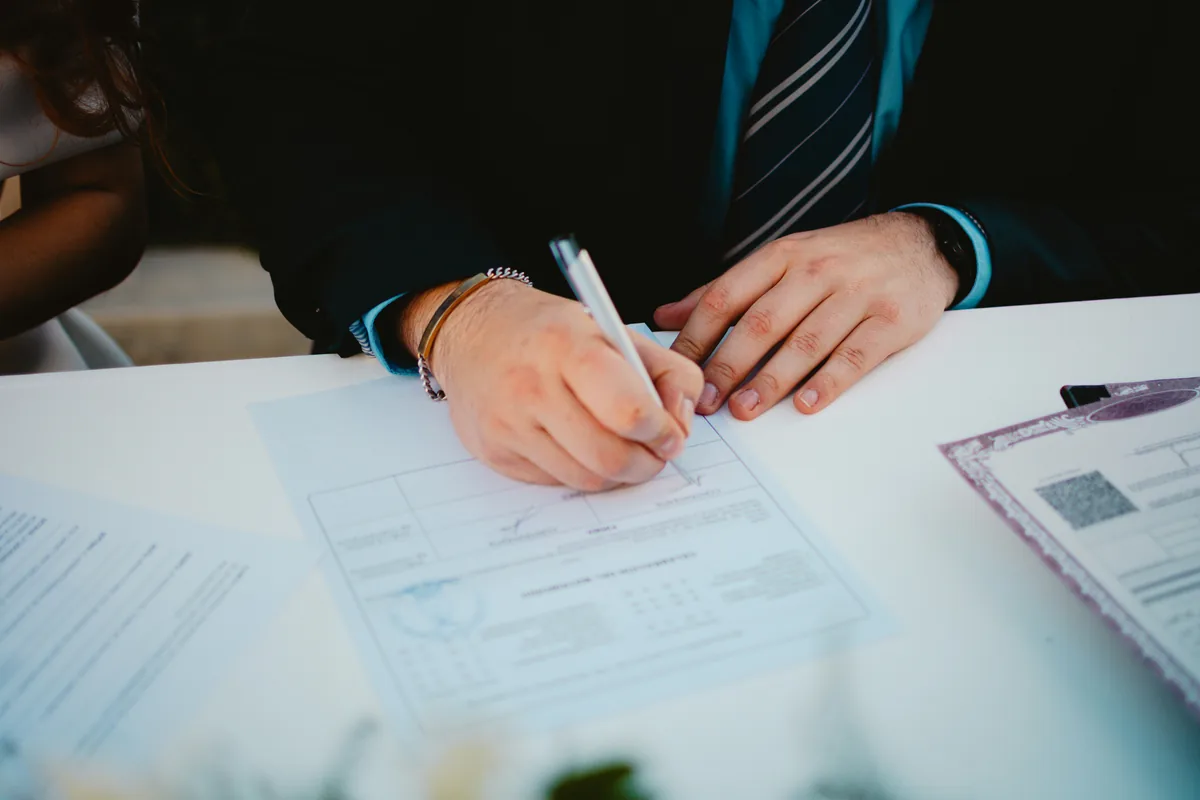 Notary and community services