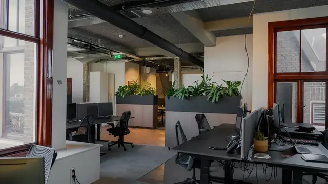 Hapësira e punës për shërbimet e pagave të bizneseve të vogla